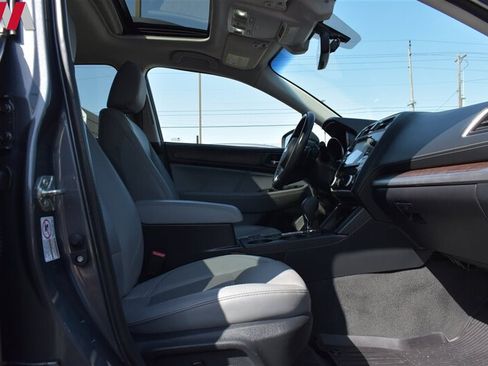 Used 2019 Subaru Outback 3.6R Limited AWD/4WD image 31