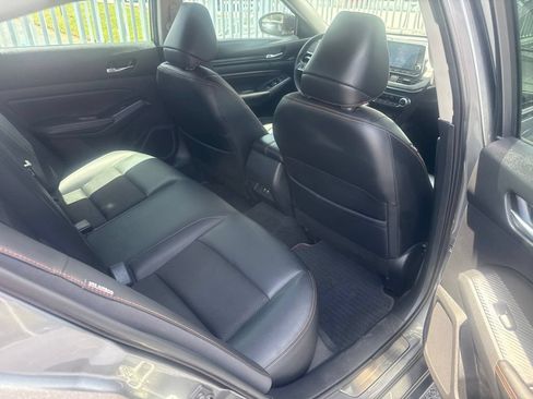 Used 2019 Nissan Altima 2.5 SR FWD image 12