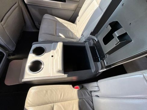 Used 2015 Lincoln Navigator L 4WD image 28