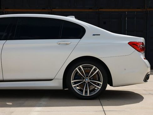 Used 2018 BMW 740e xDrive AWD/4WD image 36
