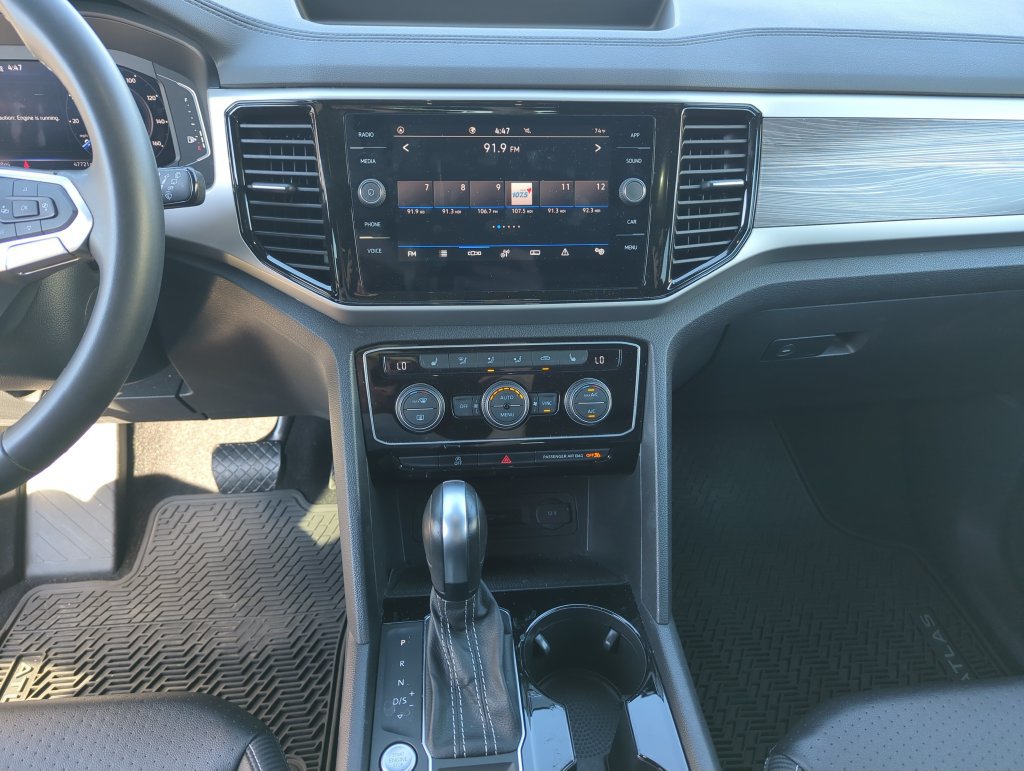 Used 2023 Volkswagen Atlas Cross Sport SE w/ Panoramic Sunroof Package FWD image 25