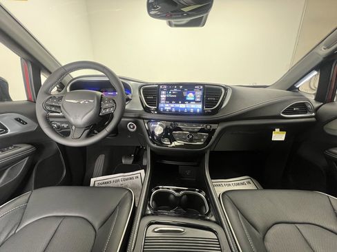 New 2026 Chrysler Pacifica Limited w/ S Appearance Package image 12
