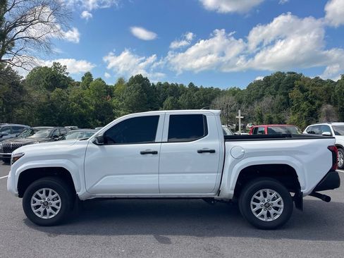 Used 2024 Toyota Tacoma SR AWD/4WD image 2