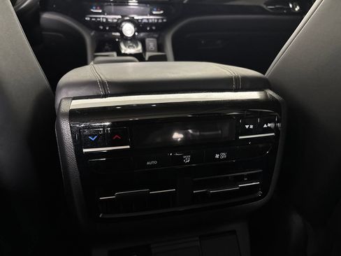 Used 2023 Acura MDX w/ Technology Package AWD/4WD image 23
