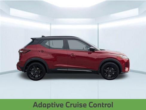 Used 2022 Nissan Kicks SR FWD image 9