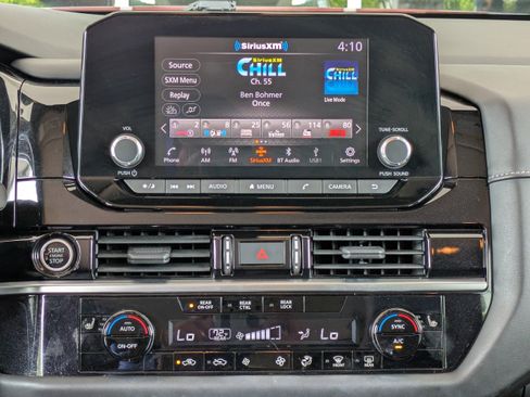 Used 2022 Nissan Pathfinder SV FWD image 18