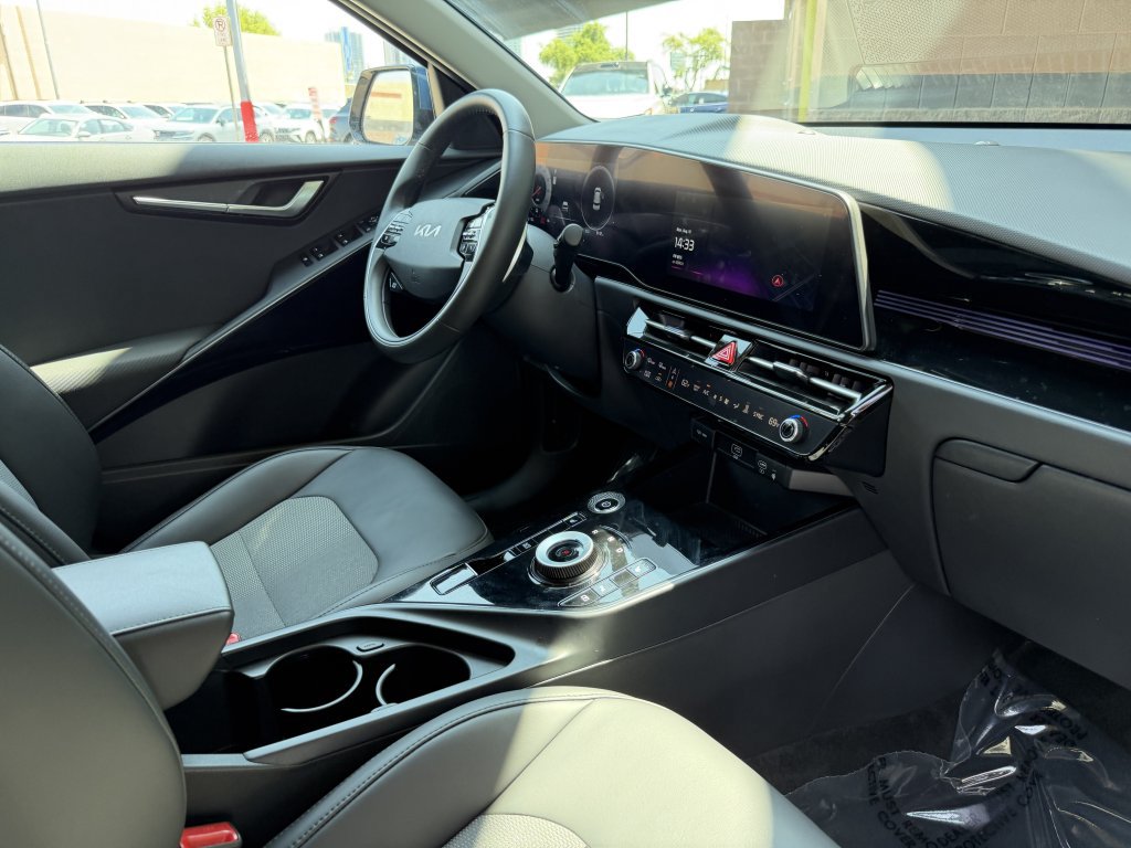 Used 2025 Kia Niro Wind FWD image 39