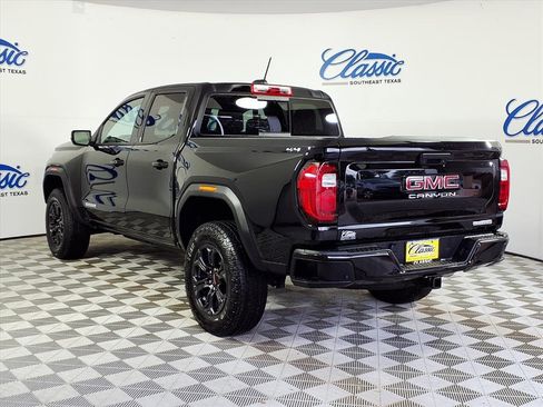 Used 2024 GMC Canyon Elevation w/ Convenience Package image 2
