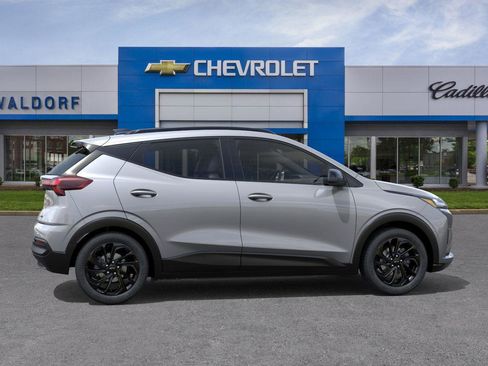 New 2027 Chevrolet Bolt RS w/ Technology Package FWD image 6