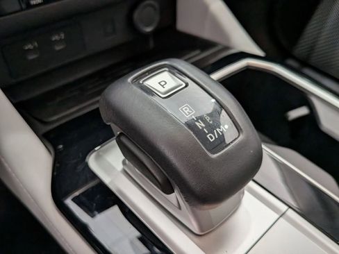 Used 2025 Mitsubishi Outlander SE FWD image 16