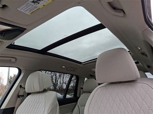 Used 2024 BMW X7 xDrive40i w/ Premium Package image 14