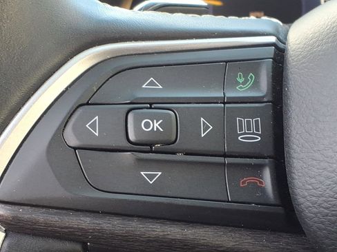 Used 2021 Jeep Grand Cherokee L Limited AWD/4WD image 17