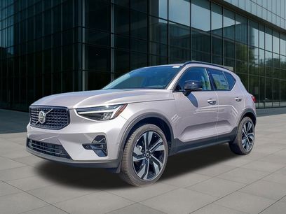 New 2026 Volvo XC40 B5 Plus w/ Protection Package Premier