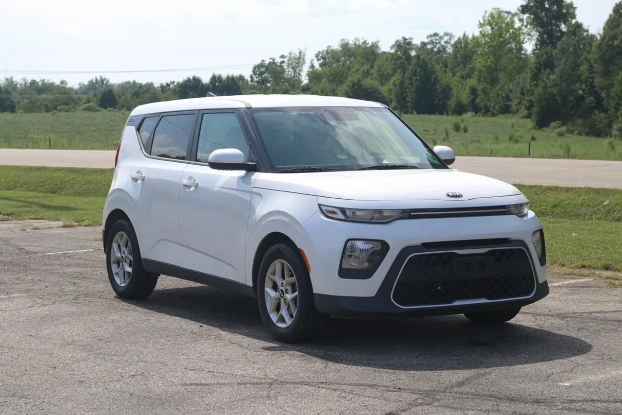 Used 2020 Kia Soul S FWD image 1