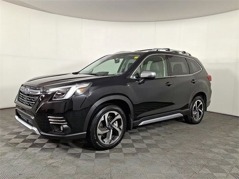 Used 2024 Subaru Forester Touring image 3