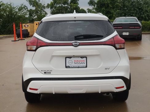 Certified 2024 Nissan Kicks SV FWD image 3