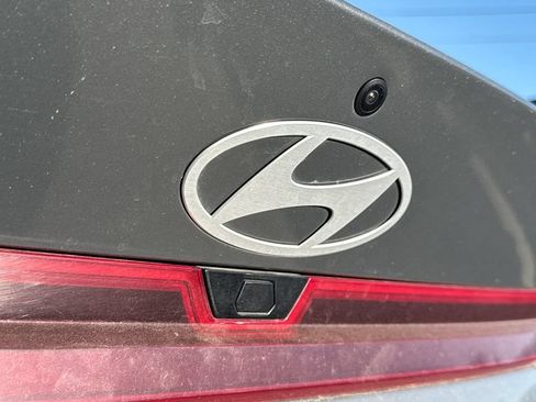 Used 2024 Hyundai Elantra SEL FWD image 7
