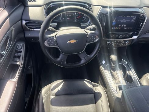 Used 2023 Chevrolet Traverse LT FWD image 16