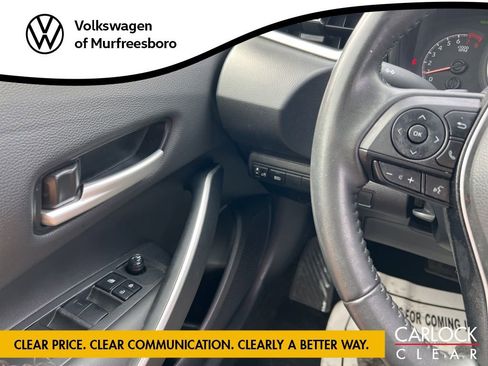 Used 2022 Toyota Corolla SE w/ SE Premium Package image 19