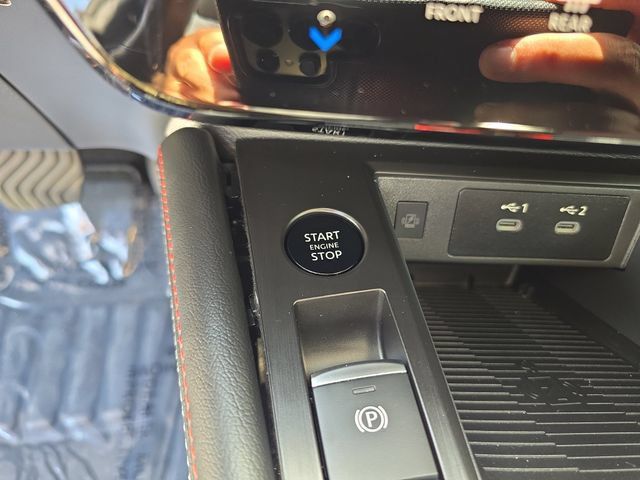 Used 2025 Nissan Kicks SR FWD image 26