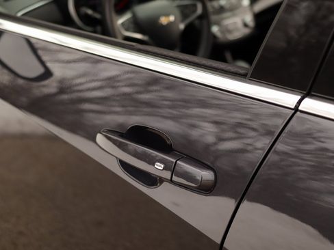 Used 2022 Chevrolet Malibu RS image 32