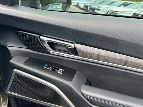Used 2025 Kia Telluride EX w/ EX Captain's Chair Package FWD image 63