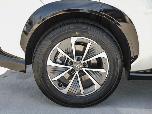 Used 2024 Lexus RZ 300e Premium FWD image 11