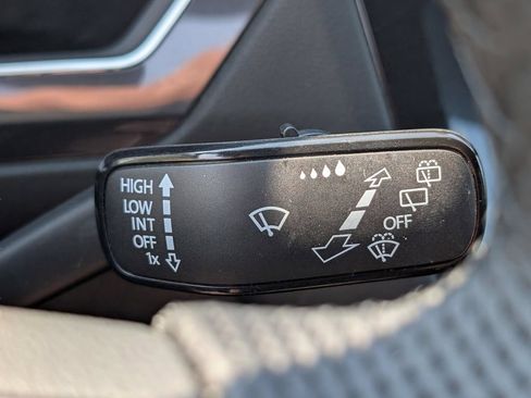 Used 2022 Volkswagen Tiguan SEL R-Line AWD/4WD image 23