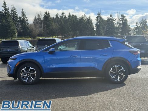 New 2026 Chevrolet Equinox EV LT image 2