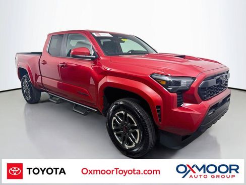 Used 2025 Toyota Tacoma TRD Sport AWD/4WD image 1