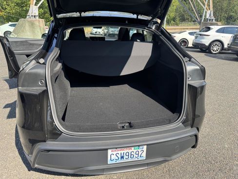Used 2026 Tesla Model Y AWD image 12