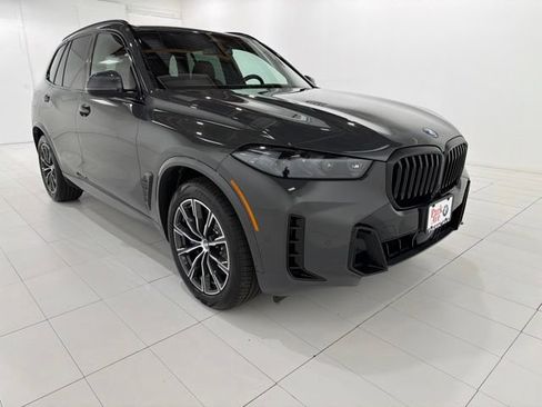 Used 2026 BMW X5 xDrive50e w/ M Sport Package AWD/4WD image 7