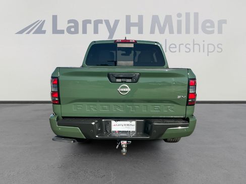 Used 2023 Nissan Frontier SV w/ SV Convenience Package RWD image 4