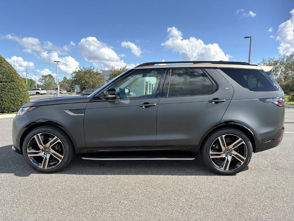 New 2026 Land Rover Discovery Limited Edition AWD/4WD image 2