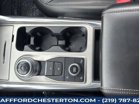 Used 2024 Ford Explorer XLT w/ Equipment Group 202A AWD/4WD image 19