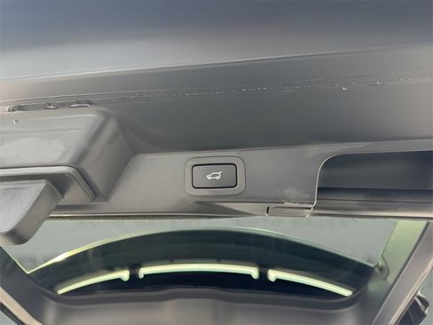 Used 2021 Land Rover Range Rover Sport HSE Silver Edition image 32