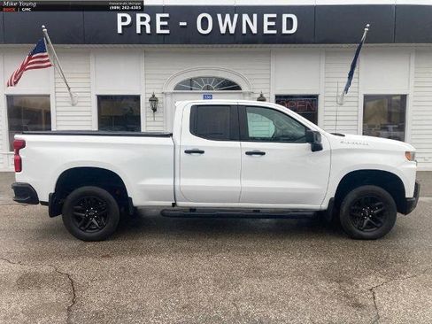 Used 2020 Chevrolet Silverado 1500 Custom Trail Boss w/ Custom Convenience Package AWD/4WD image 4
