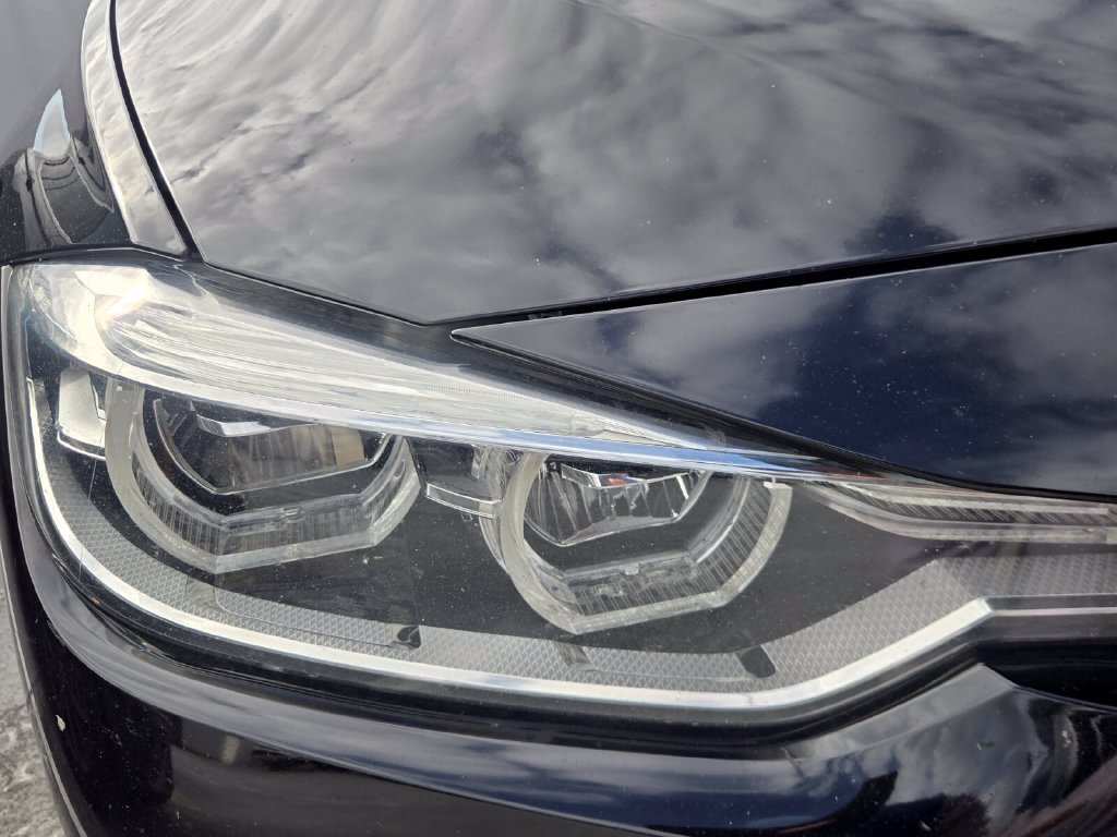 Used 2017 BMW 320i Sedan RWD image 10
