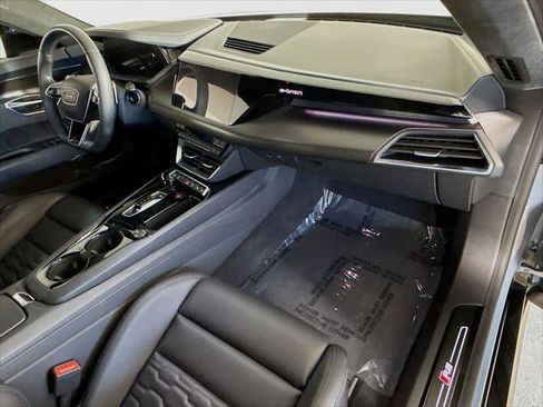 Used 2024 Audi RS e-tron GT AWD/4WD image 31