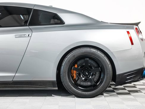Used 2015 Nissan GT-R Black Edition AWD/4WD image 15