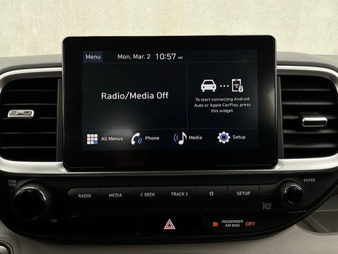 Used 2025 Hyundai Venue SEL image 28