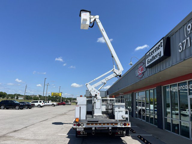 Used 2015 Ford F550 4x4 Regular Cab Super Duty image 24