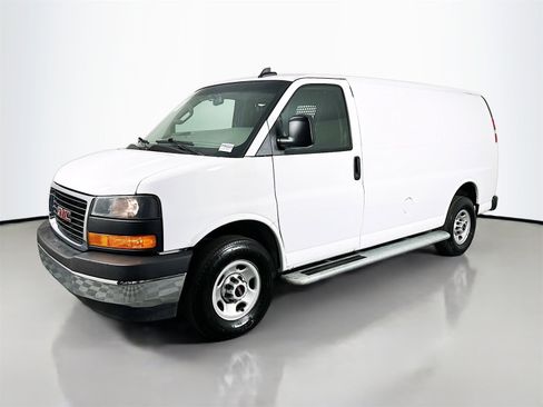 Used 2024 GMC Savana 2500 w/ Driver Convenience Package image 3