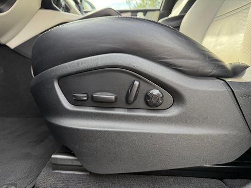 Certified 2024 Porsche Cayenne S AWD/4WD image 29