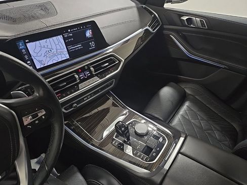 Used 2023 BMW X5 xDrive45e image 11