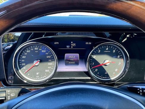 Used 2017 Mercedes-Benz E 400 4MATIC Wagon image 26