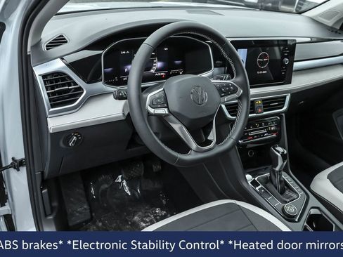 New 2026 Volkswagen Taos SE AWD/4WD image 4