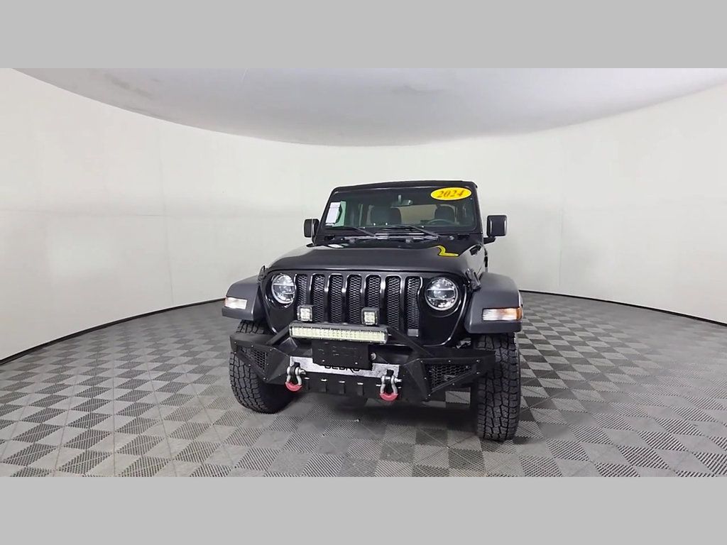 Used 2022 Jeep Wrangler Unlimited Sport AWD/4WD image 17