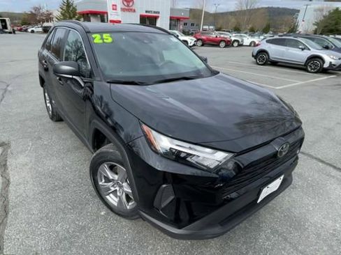 Used 2025 Toyota RAV4 LE AWD/4WD image 2