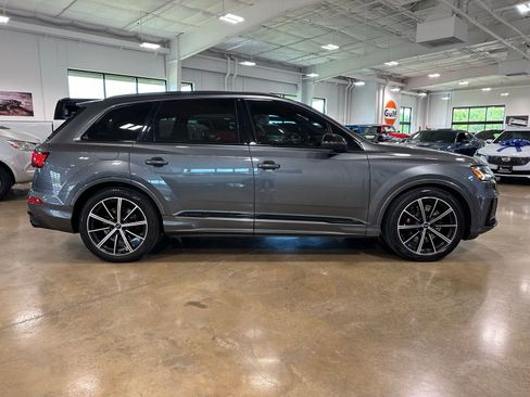 Used 2021 Audi SQ7 Premium Plus w/ SQ7 Black Optic Package AWD/4WD image 9